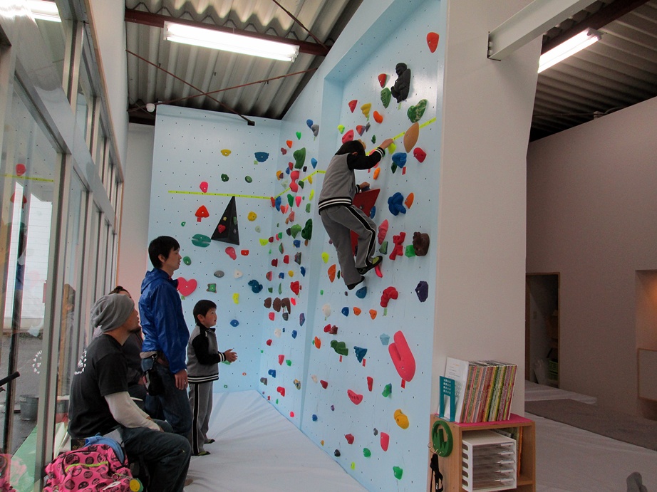 Bouldering gym・ROCKESTRA open !!_f0050226_0433739.jpg