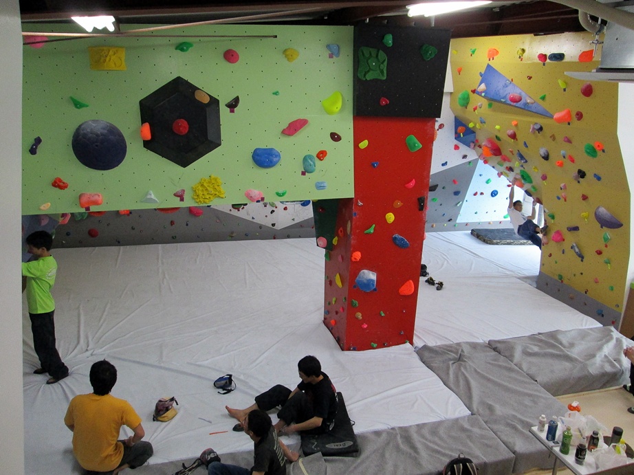 Bouldering gym・ROCKESTRA open !!_f0050226_0494125.jpg