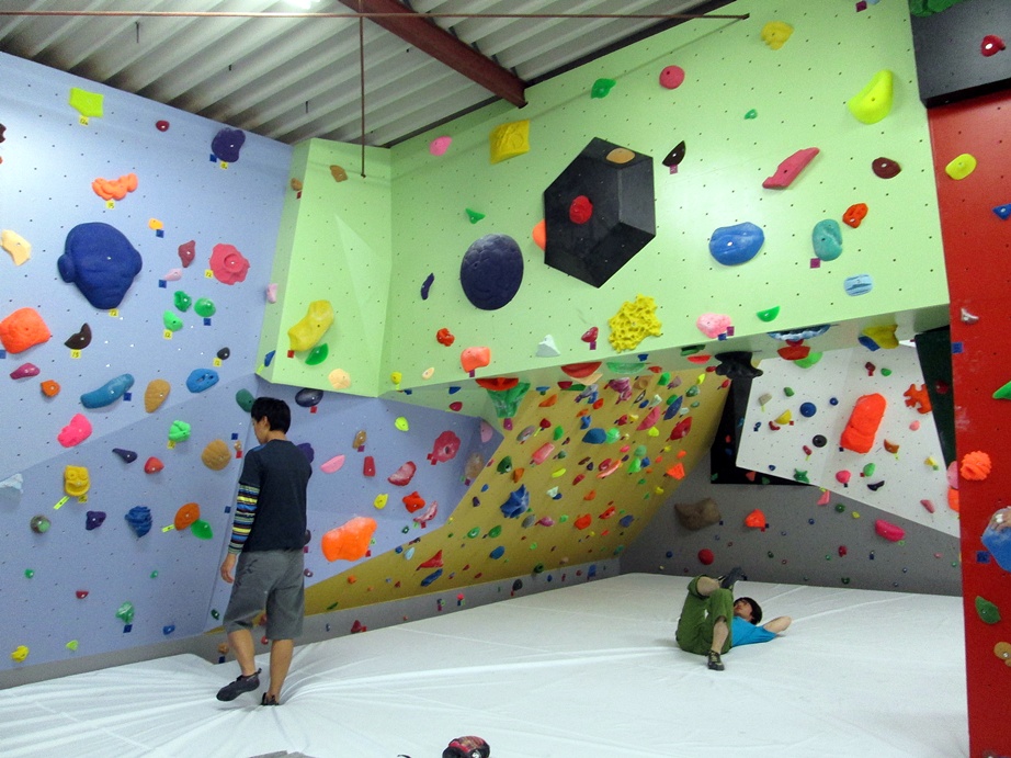 Bouldering gym・ROCKESTRA open !!_f0050226_052697.jpg