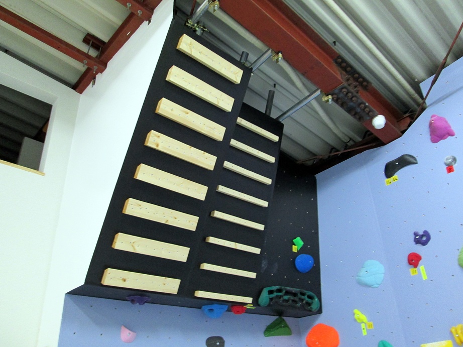 Bouldering gym・ROCKESTRA open !!_f0050226_1154100.jpg