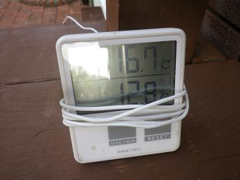 発芽育苗器やっぱり使います。_a0139242_13144925.jpg