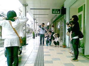 e0031142_0301132.gif