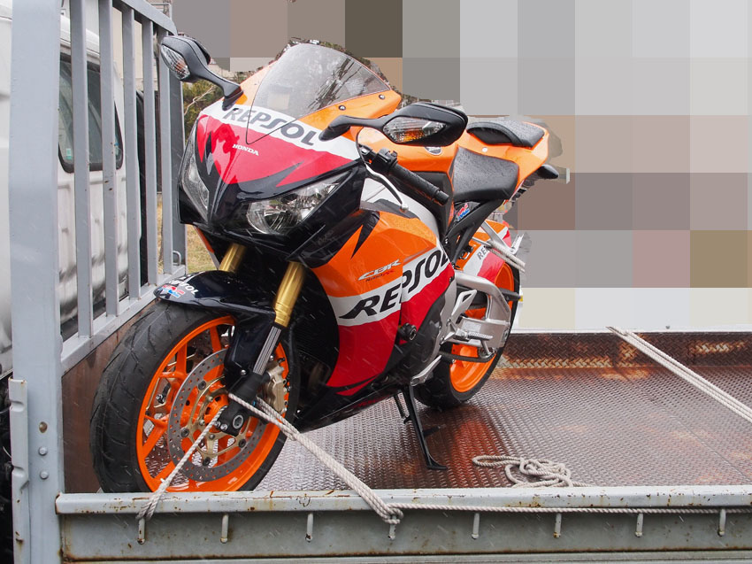 憧れを現実に・・・新たな相棒「2013 CBR1000RR」納車_d0244687_759393.jpg