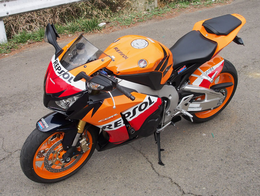 憧れを現実に・・・新たな相棒「2013 CBR1000RR」納車_d0244687_945899.jpg