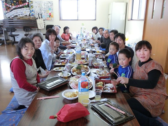 大盛況だった駿河台三丁目の「室内花見会」_f0141310_7413816.jpg