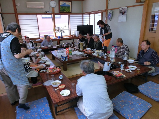 大盛況だった駿河台三丁目の「室内花見会」_f0141310_742834.jpg