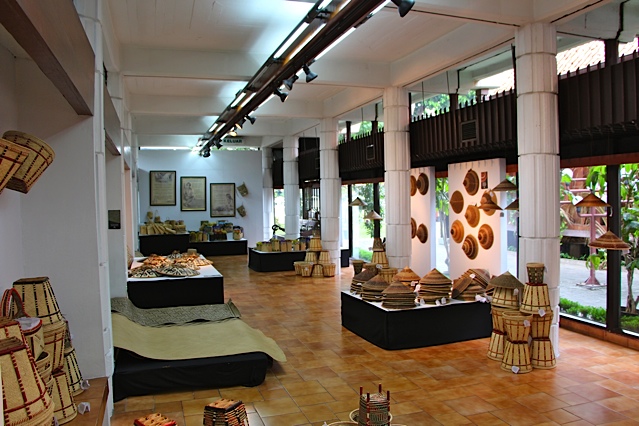 Baskets from Kalimantan_f0197215_1814426.jpg