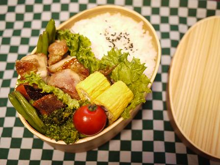 チキン弁当＆たけのこご飯弁当*_c0210160_15281387.jpg