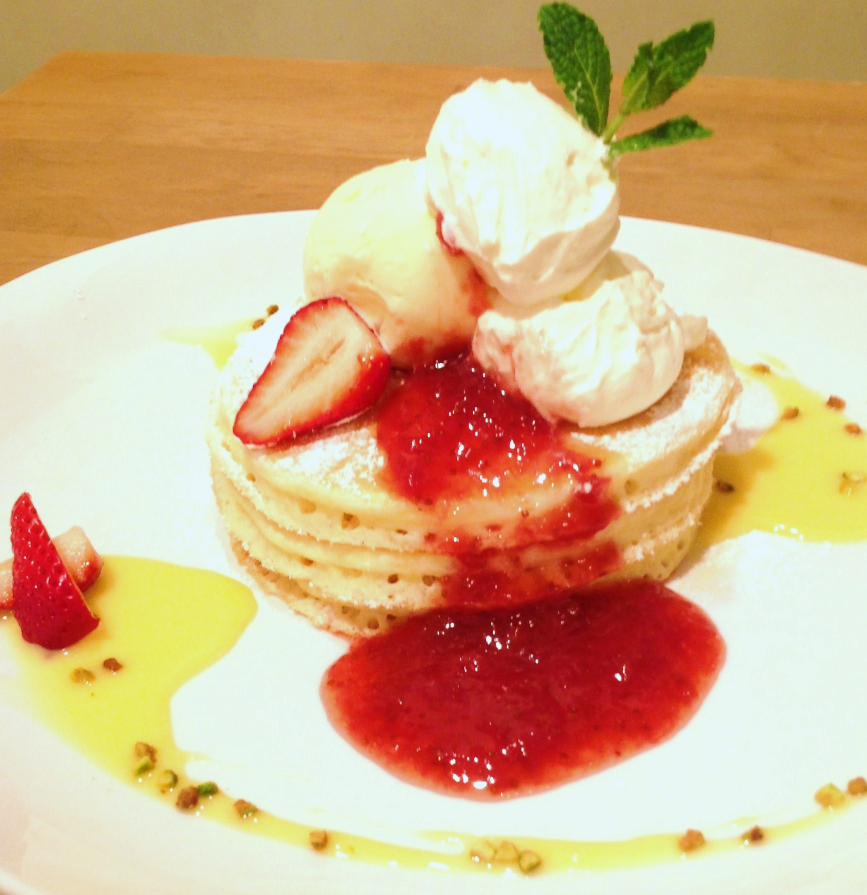 苺と塩生クリームのパンケーキ_b0287464_20275774.jpg