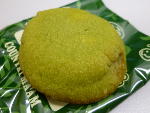 【不二家】カントリーマアム(香り抹茶)_c0152767_20595718.jpg