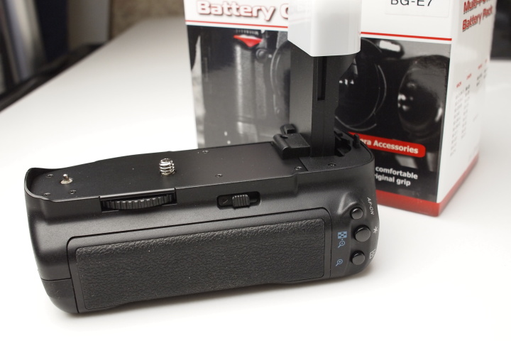 EOS 7Dのバッテリーグリップ : フォトグラファーHNのフォト EOS 7Dのバッテリーグリップ : フォトグラファーHNのフォト