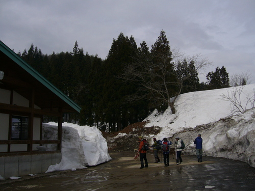 トレッキングの出発地点＠黒森山ウォーキングセンター_c0198781_2353521.jpg