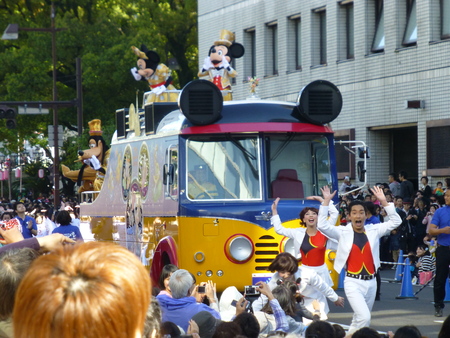 イベントシリーズ 静岡まつり13 ディズニーパレードを見る 井上登の70代人生論 仕事 地域 家庭 個人 4つのバランス人生