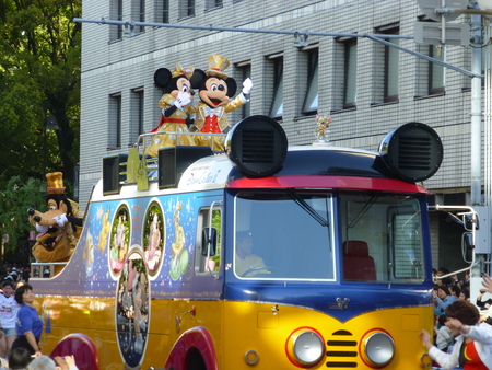 イベントシリーズ 静岡まつり13 ディズニーパレードを見る 井上登の70代人生論 仕事 地域 家庭 個人 4つのバランス人生