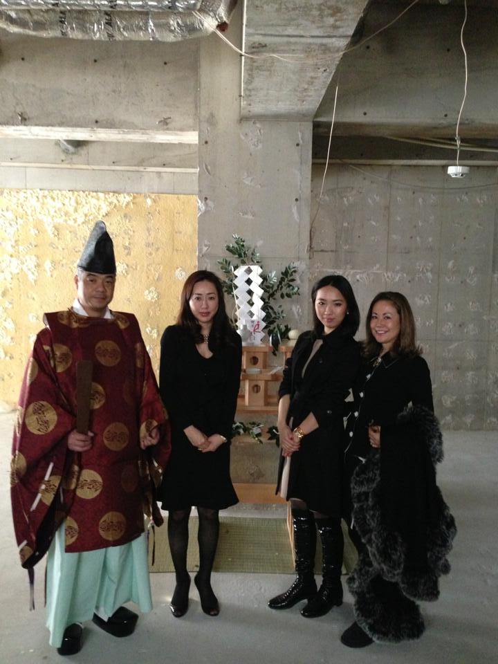 レジィーナロマンティコが南青山店に移転します!_f0215324_23352894.jpg