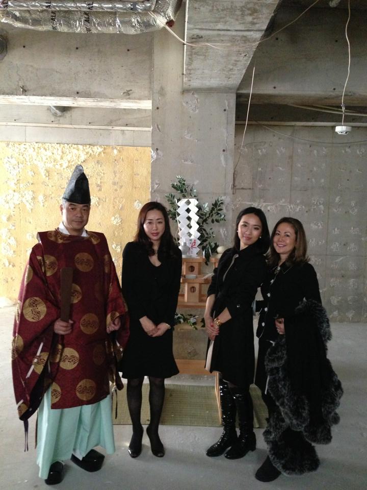 レジィーナロマンティコが南青山店に移転します!_f0215324_23355423.jpg
