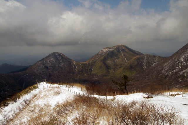 思わぬ雪の三瓶山①_f0214649_13584026.jpg