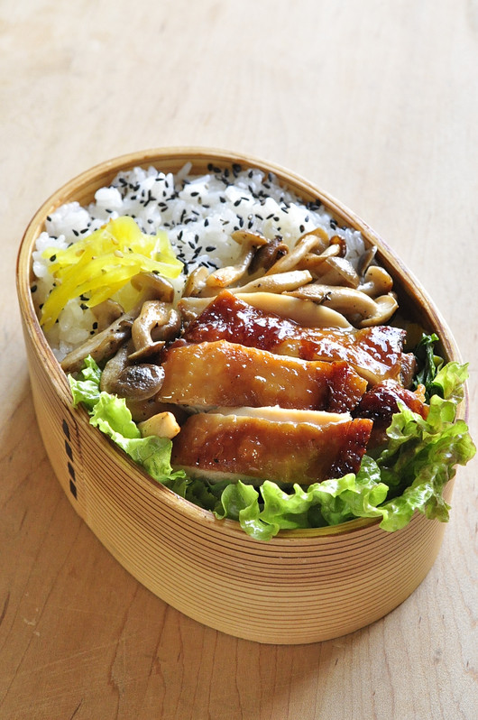 醤油鶏弁当_b0171098_656443.jpg