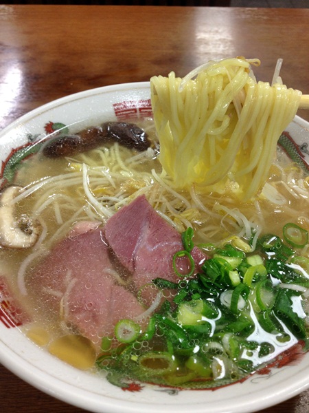 【お食事処しみず】小鉢と焼き魚をアテに　～ウラなんば～_b0206537_15564232.jpg