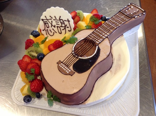 アコースティックギターのケーキ Porte Rouge