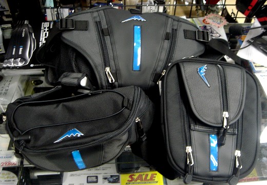 見て使って納得！クシタニのバッグ入荷。_b0163075_8252035.jpg