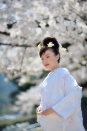 遠くにおられるOさんのご両親にも見てもらえるかな〜花嫁さんを..._b0194185_20425116.jpg