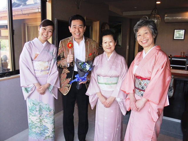 14局のラジオ収録を行っています。_e0119092_11254626.jpg