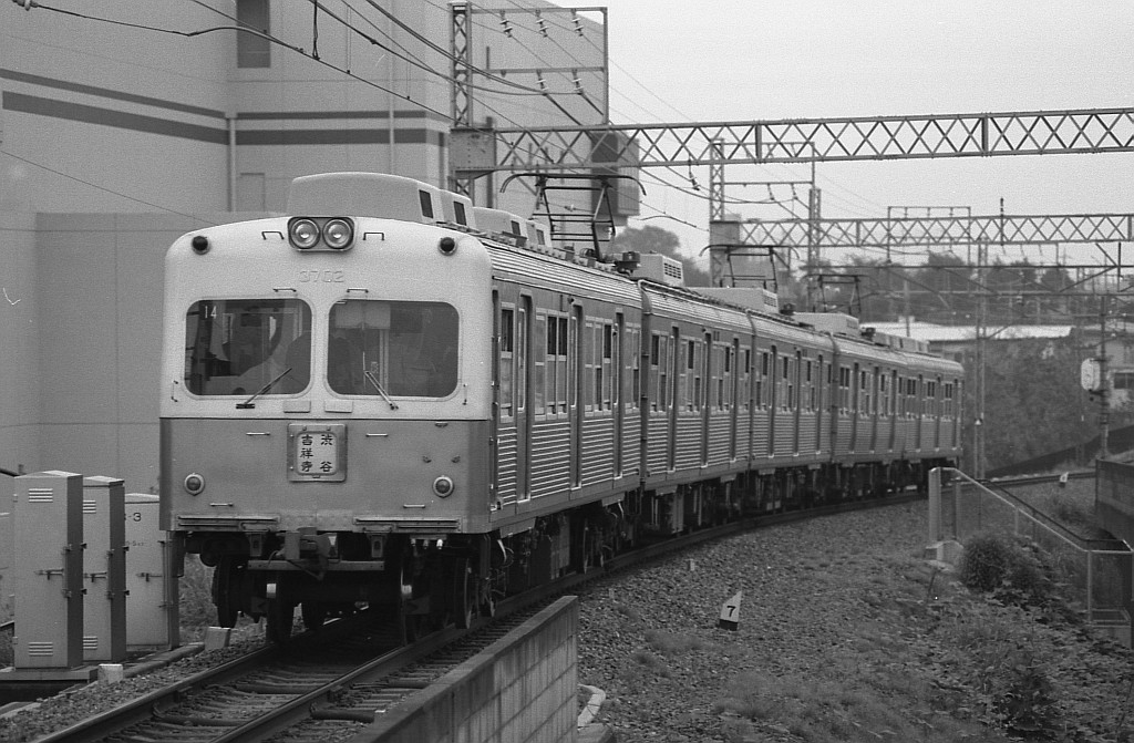 1983年6月18日高井戸にて井の頭線3701F、3702F_f0203926_22202710.jpg