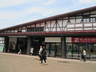 地鉄電車から、ケーブルカーへのお乗換え@立山駅_a0243562_9353995.jpg