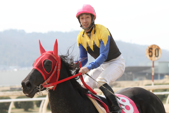 2013年3月24日（日） 福山競馬 8R ありがとう福山けいば開業獣医師会記念 B3B3二_a0077663_14354350.jpg