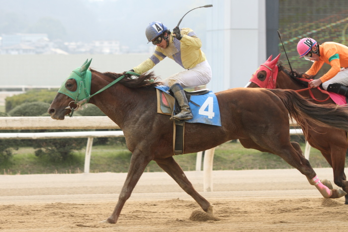 2013年3月24日（日） 福山競馬 11R ありがとう福山けいば広島県馬主会記念 A1A1 2 その1_a0077663_15271946.jpg