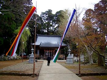 桜はまだ咲きませんが町内のあちこちの電柱に花が咲いています・・・・ん（？）_d0261484_1523646.jpg