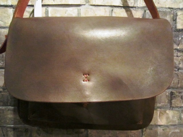 SLOW \"handpaint flap shoulder bag\" ご紹介_f0191324_9372139.jpg