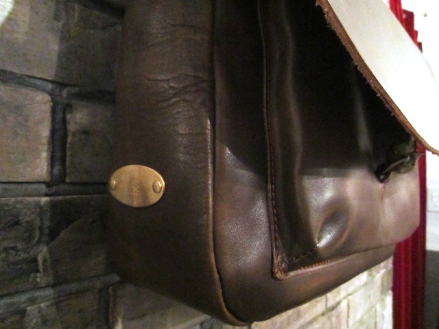 SLOW \"handpaint flap shoulder bag\" ご紹介_f0191324_9373460.jpg