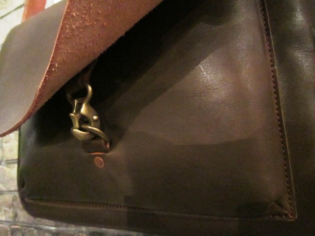 SLOW \"handpaint flap shoulder bag\" ご紹介_f0191324_9374029.jpg