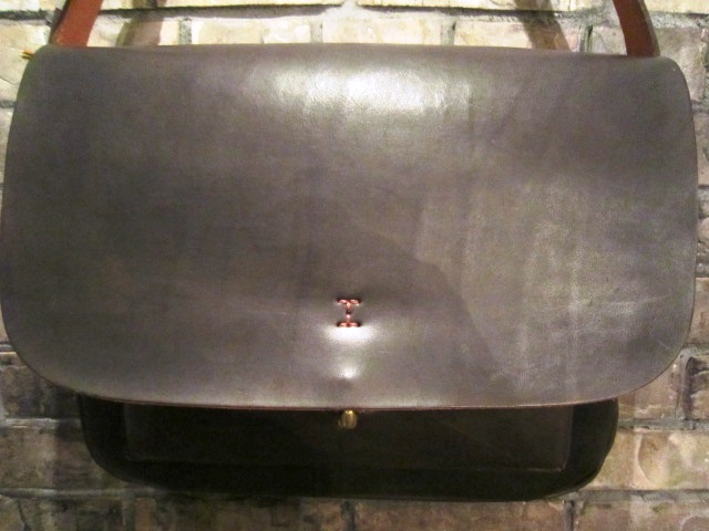 SLOW \"handpaint flap shoulder bag\" ご紹介_f0191324_9382395.jpg
