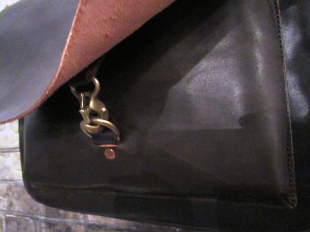 SLOW \"handpaint flap shoulder bag\" ご紹介_f0191324_9384196.jpg