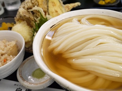 パワフルうどん ~白庵 (大阪)~_c0235725_2223476.jpg
