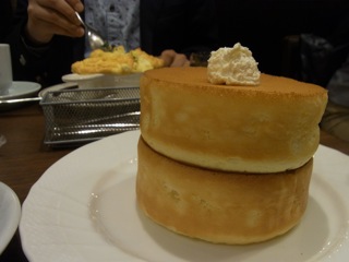 星乃珈琲店の窯焼きスフレパンケーキ ひつじ逍遥記