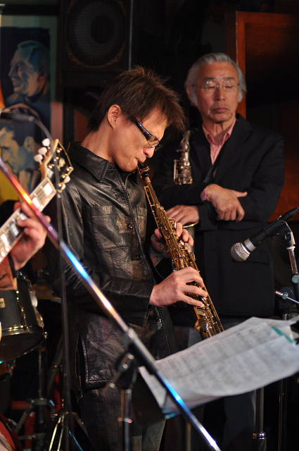 BarBarBarジャズライブ盛況のうちに終了。_e0119092_102110100.jpg