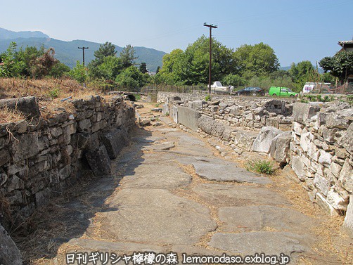 行政監察官の通路　古代タソス_c0010496_0501380.jpg