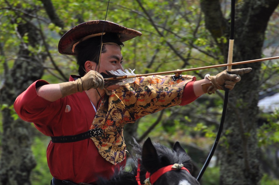 　　４月13日（土）鷲原八幡宮　津和野　　流鏑馬神事_f0083611_2336248.jpg