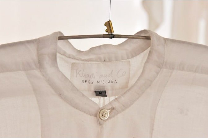 本日の更新は、KHADI & CO です。_f0034922_15595070.jpg