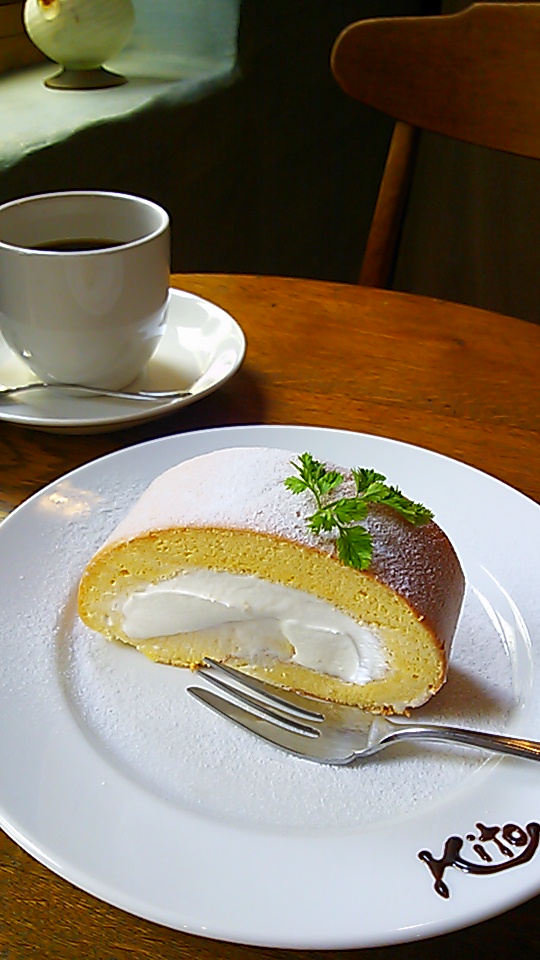 キトのロールケーキ復活！_d0232002_13365290.jpg