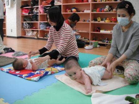 2013.04.10 ベビーマッサージ_f0142009_14221346.jpg