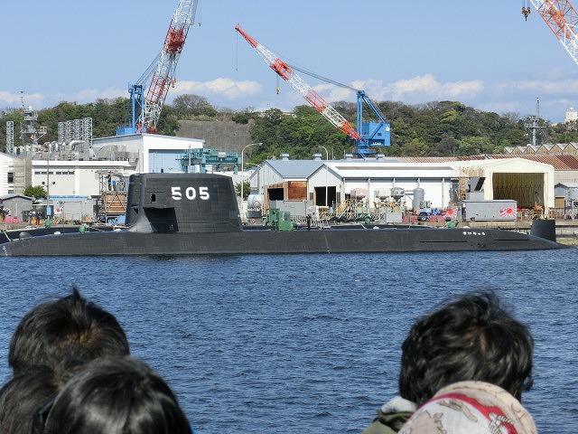 どの船もドデカイ！　ＹＯＫＯＳＵＫＡ軍港めぐり_f0141310_744214.jpg