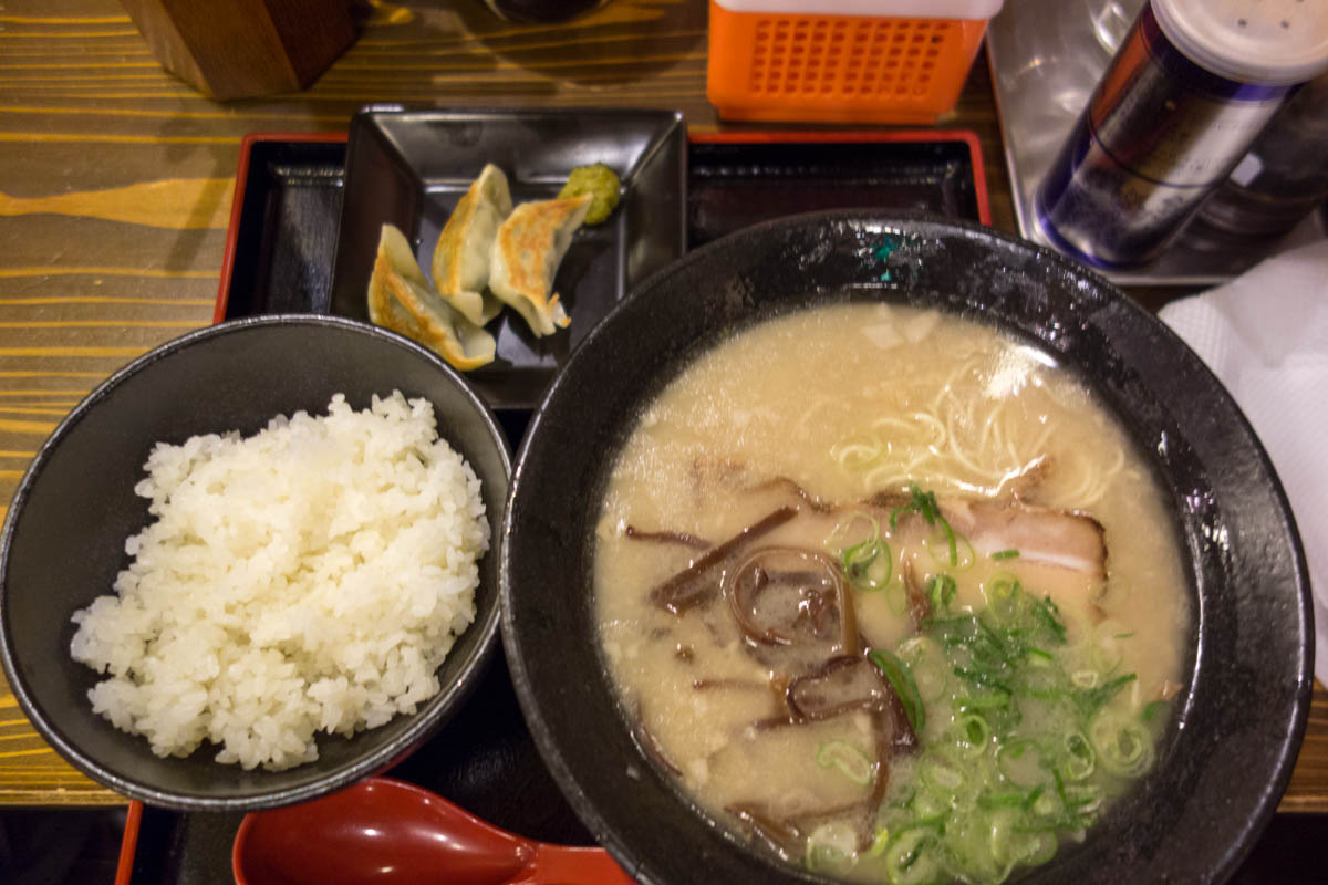 やけどに注意 なんちゃって博多とんこつラーメン 七隈家 京王八王子店 1 海辺でひとりごと