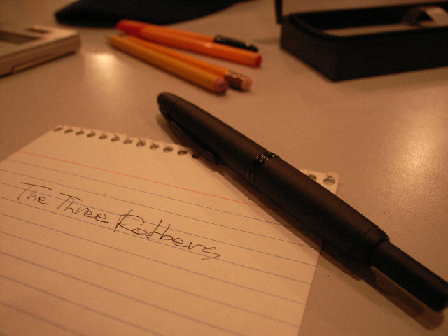 \"Everybody is strongly attached to the fountain pen he has used for a long time.\"ってこんなこと。_c0140560_10395239.jpg