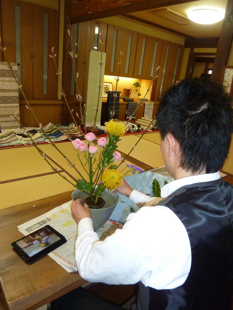 生け込み中 涼しげな牡丹_d0230676_16522536.jpg