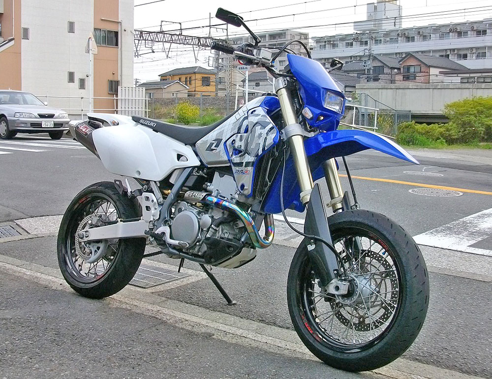 DR-Z400SMにピレリーディアブロスーパーコルサV2を♪_c0086965_0492957.jpg